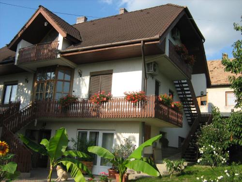 ทางเข้า, Ibolya Apartmanok in ฟอนยอด