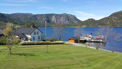 View of Telemarkskanalen in Vradal