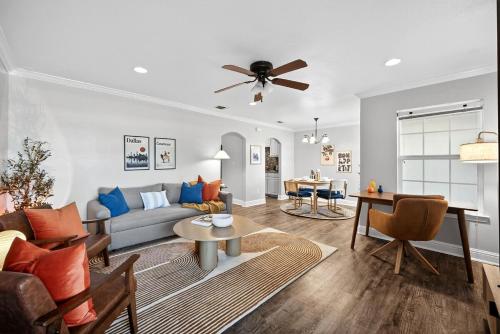 Walk to AT&T Stadium - Modern 2BR With Backyard
