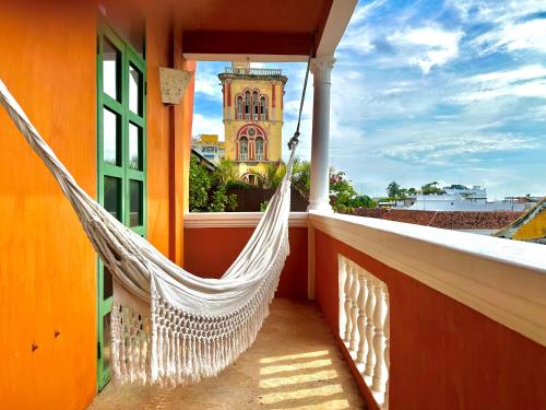 by Calamari Homes - El Porvenir 402 walled city