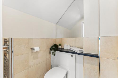 The Roman Bath Apartments - The Bridgeton, Bath (photo 9)