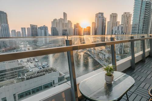 Dubai Marina Skyline with Sunset and Sunrise View, Дубай (фото 6)
