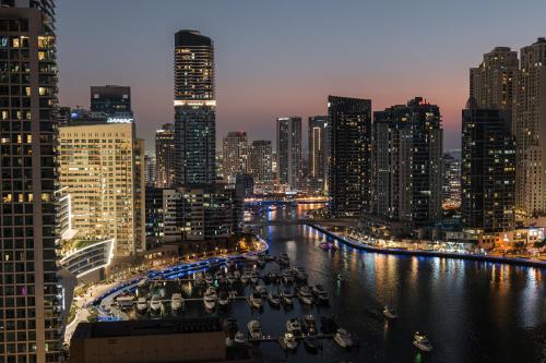 Dubai Marina Skyline with Sunset and Sunrise View, Дубай (фото 4)