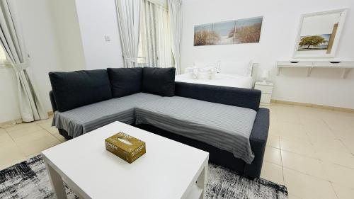 X11 Furnished with balcony England cluster international city near Dragon Mart, Dubai (Foto 4)