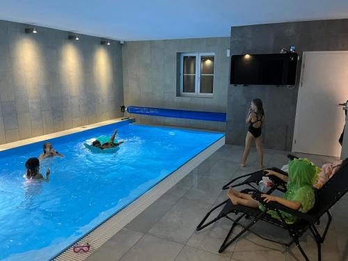 泳池, Apartmány Hluchá Bašta s vnitřním bazénem (Apartmany Hlucha Basta s vnitrnim bazenem) in 杜布尼