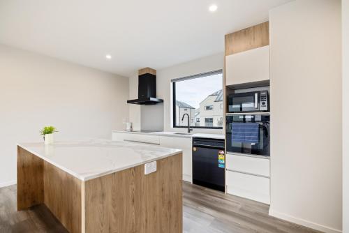 3 Bedroom, 3 Bathroom Townhouse with Garage - in CHCH CBD, Christchurch (Foto 3)