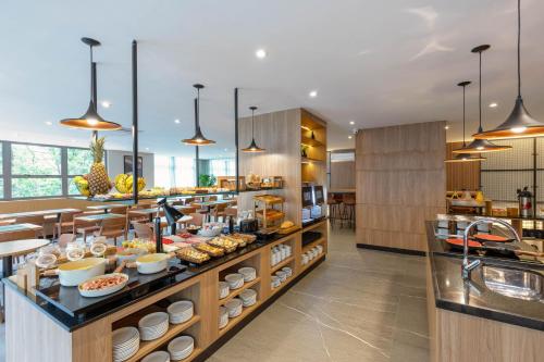 Food and beverages, Cozzy Premium Paulista Hotel in São Paulo