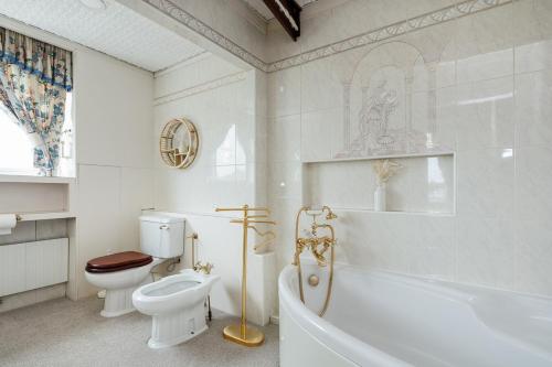 Beautiful 'Mayfield' Villa with private pool!, Manchester (fotografie 11)