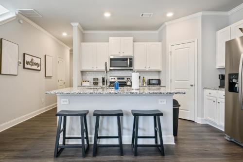 2059 Pinnacle Walk Drive Norcross - image 4