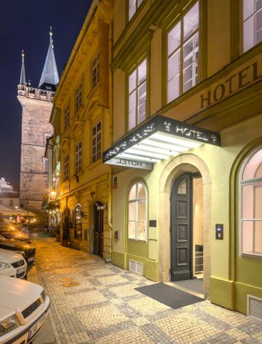 hotel photo
