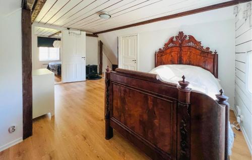 2 Bedroom Gorgeous Home In Rottneros in Brasstorp