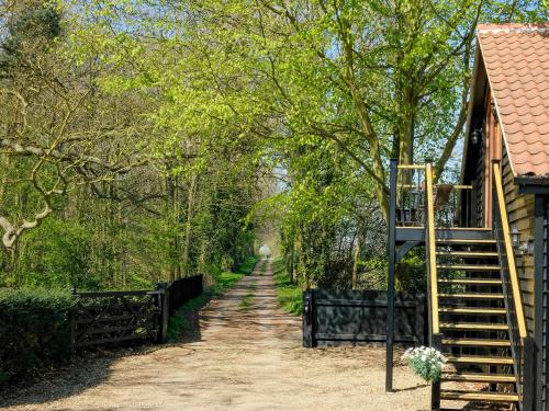 Viesnīcas āriene, Treeview Lodge in Uggeshall