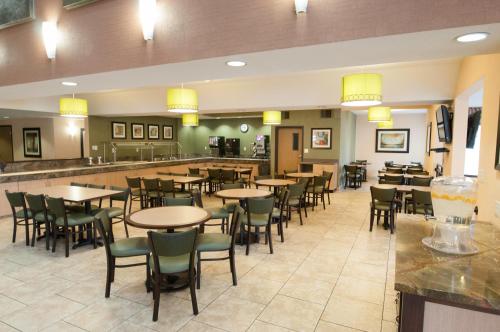 อาหารและเครื่องดื่ม, คริสตัล อินน์ โฮเทล แอนด์ สวีท - ซอลต์ เลค ซิตี้ (Crystal Inn Hotel & Suites - Salt Lake City) in ซอลต์เลกซิตี (UT)