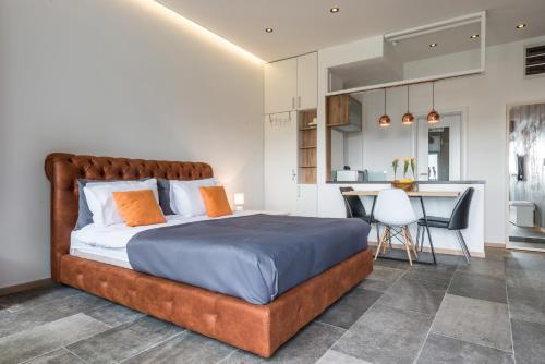 Max Luxury Apartments - image 2