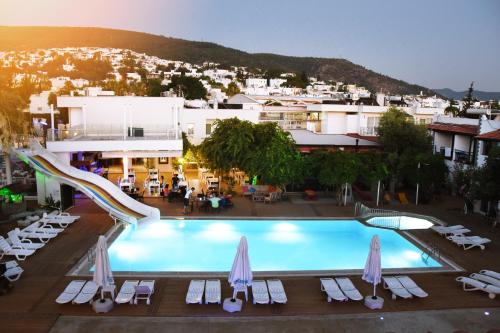Delfi Hotel Spa & Wellness Center - 정원