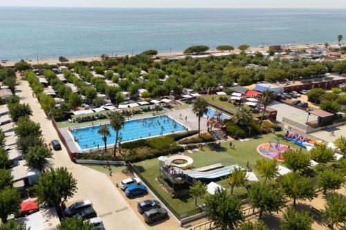 Camping Resort Els Pins - Accommodation - Malgrat de Mar