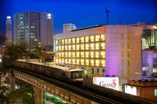 Grand 5 Hotel & Plaza Sukhumvit Bangkok