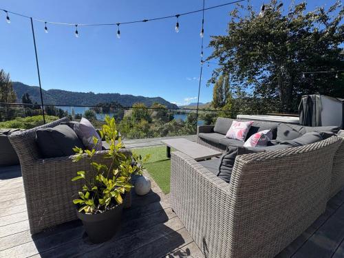 酒吧/Lounge Bar, Secluded Lake Ōkāreka Studio Views, Spa, Deck in Rotorua (Secluded Lake Okareka Studio Views, Spa, Deck in Rotorua) in 奧卡雷卡湖