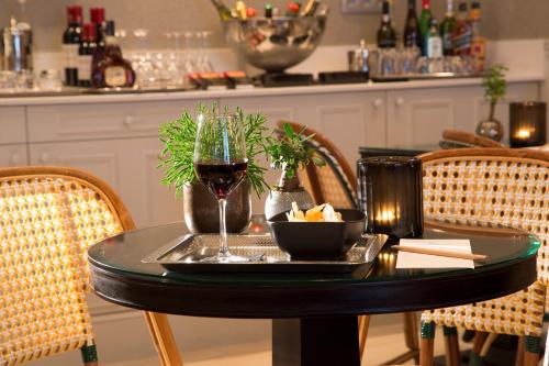Hotel Monge - image 5
