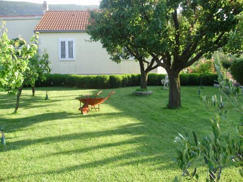  Apartman Tugare - Omiš, Pension in Tugare