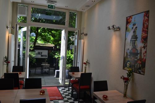 Alp Hotel - image 6
