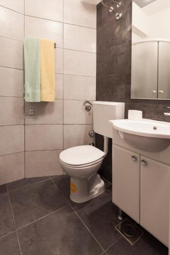 Basic Triple Room image 2