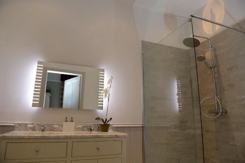 WM Apartments - image 13