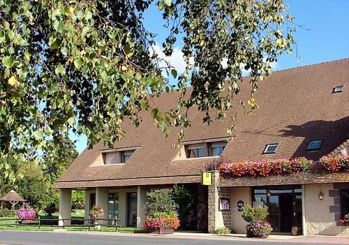 Auberge dAndaines Auberge dAndaines is a popular choice amongst travelers in La Ferte-Mace, whether exploring or just passing through. Both business travelers and tourists can enjoy the propertys facilities and servi