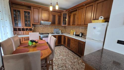 Eni's Villa, 5km From Shengjini Beach in Ishull Lezhë