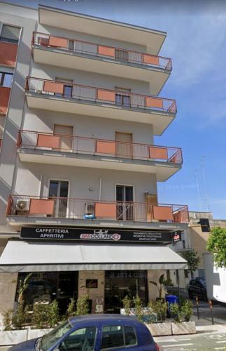 Notti Barocche appartamento 8 posti letto con posto auto in 塔蘭托