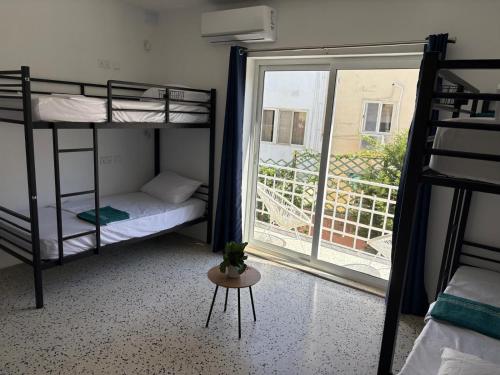 Habitación compartida, mixta, 6 personas
