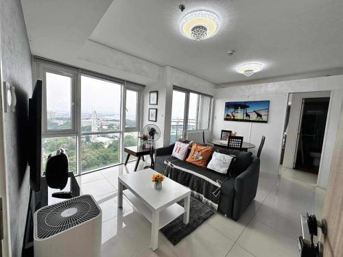 Breeze Residences Condos, Manila