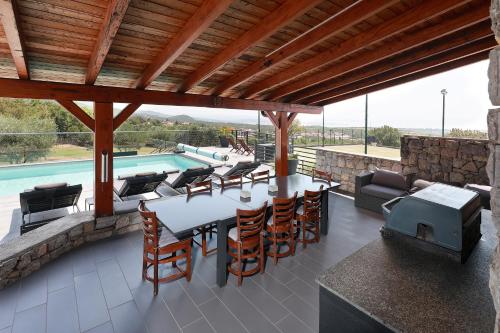 Villa Krasica - Private Tennis Court, Sauna & Jacuzzi in Krasica