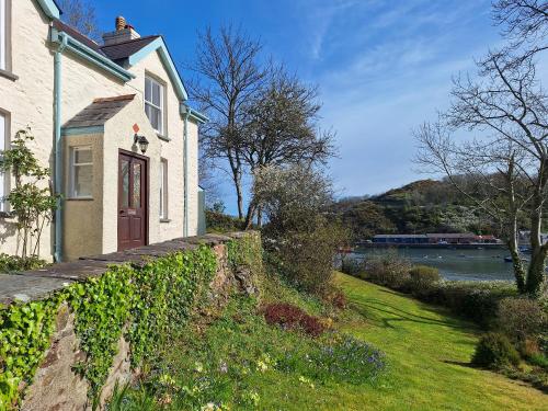 Vista exterior, Carreg Yr Eos - Cottage in Fishguard