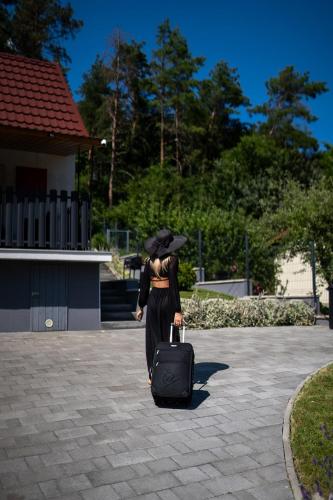 Ady Wellness Apartmanház - Privát jacuzzi & infraszauna