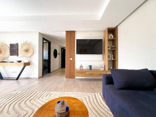 Beachfront Duplex, Spacious With Pool
