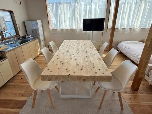 Large Private Lodge with Theather Room & Restaurant