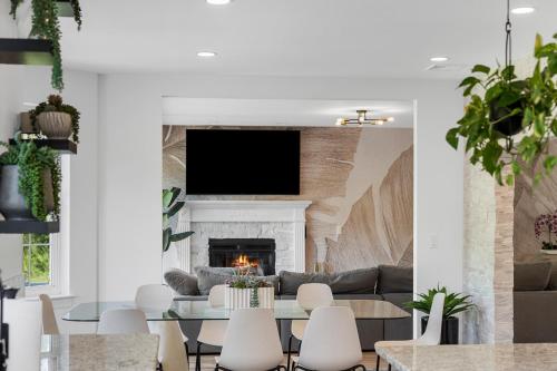 Malkita Terra -Earthly Elegance in เซนทรัล วัลเล่ย์ (NY)