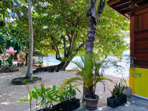 Sunmoon Beach Resort Likupang Timur in Kalinaun