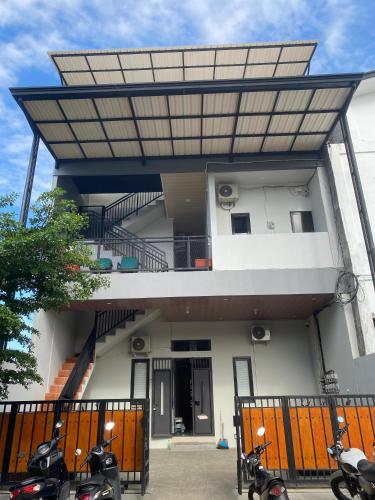 Avner Residence