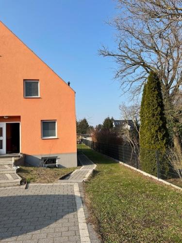 外部景觀, Haus am Stadtrand von Berlin in 呂德斯多夫拜柏林