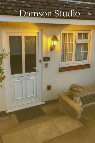 Ieeja, Comfy Studio in Canal Country in Stoke Bruerne