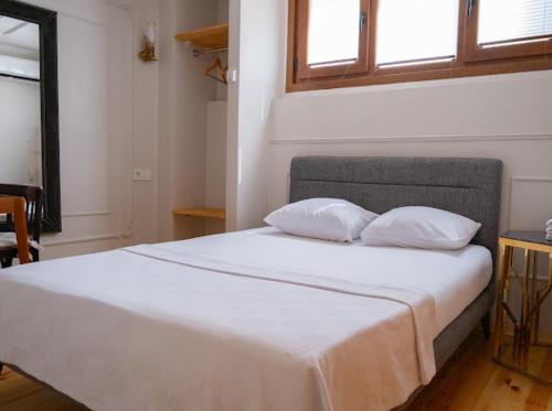 Balat Tarihin içinden Pink Home 1, Istanbul