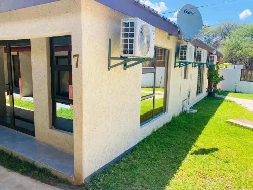 Atoma Lodge in Shakawe