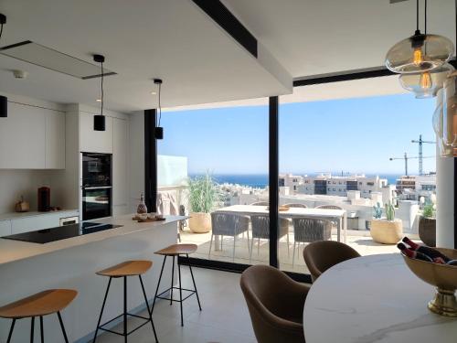 Higueron 5821 luxe appartement met zeezicht in La Capellania