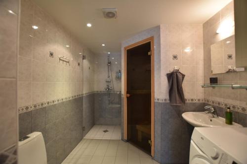 Lovely & spacious central apartment with sauna in Kadriorg