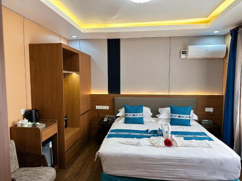 1 queen bed