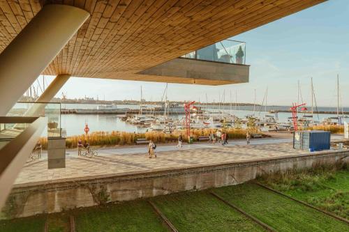 Luxury Living with Breathtaking Panoramic Views - image 2