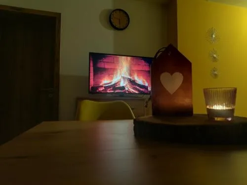 Familienfreundliche Ferienwohnung "Feuer" im Ferienhaus am Waldbach in Kirchzell, Deutschland