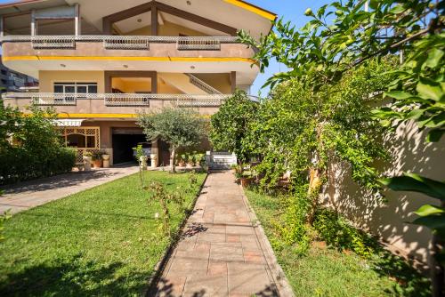 Vila Rroshaj, Tirana (foto 8)